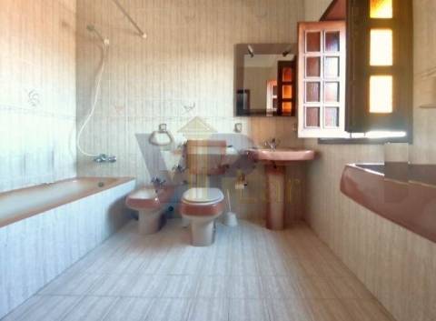 Moradia com Quinta T5 triplex - Roriz (Santo Tirso)
