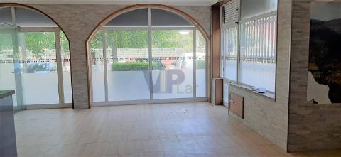 Loja - Baguim do Monte (Igreja) - Rio Tinto