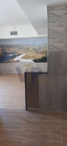 Loja - Baguim do Monte (Igreja) - Rio Tinto