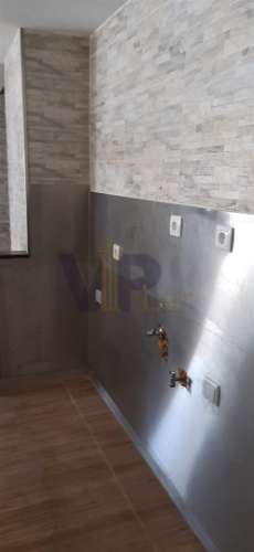 Loja - Baguim do Monte (Igreja) - Rio Tinto