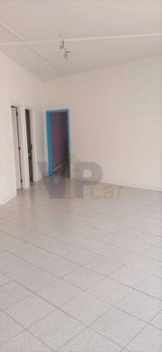 Loja c/ 212m² + Logradouro - Centro de S. Mamede de Infesta