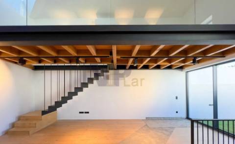 Moradia T2+1 c/ Jardim e Terraço - Quinta da Caverneira (Águas Santas, Maia)