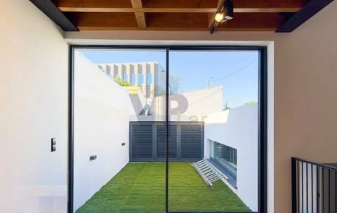 Moradia T2+1 c/ Jardim e Terraço - Quinta da Caverneira (Águas Santas, Maia)