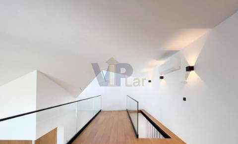 Moradia T2+1 c/ Jardim e Terraço - Quinta da Caverneira (Águas Santas, Maia)