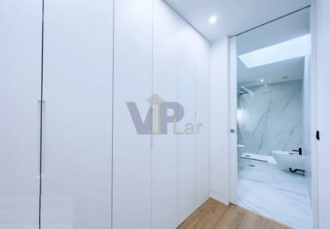 Moradia T2+1 c/ Jardim e Terraço - Quinta da Caverneira (Águas Santas, Maia)