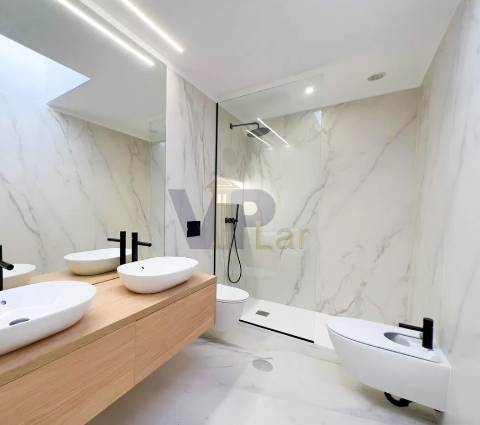 Moradia T2+1 c/ Jardim e Terraço - Quinta da Caverneira (Águas Santas, Maia)