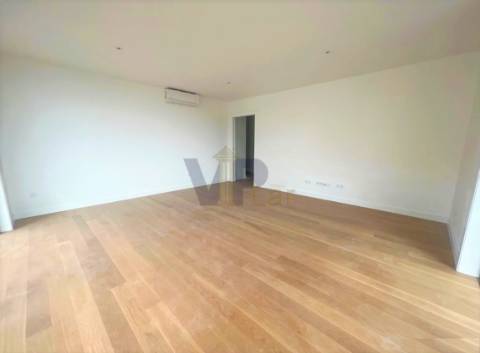 T2 NOVO c/ Varanda e garagem  - ao Padrão da Légua.