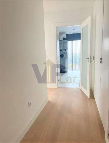 T2 NOVO c/ Varanda e garagem  - ao Padrão da Légua.