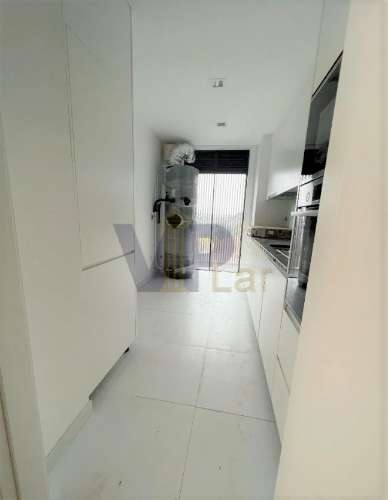 T2 NOVO c/ Varanda e garagem  - ao Padrão da Légua.