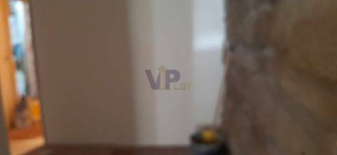 Loja c/ 65m² - À Rua D. Afonso Henriques