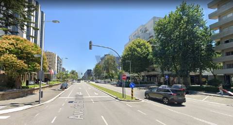 Terreno c/ PA para 8 andares c/ 7 Apartamentos T2 - Av. Boavista - Porto