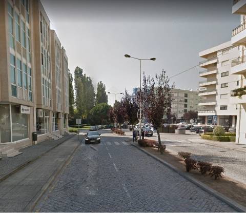 Lugar de Garagem + Arrumos - ao Hospital S. João