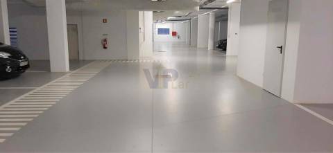 Excelente T3 NOVO, no centro de Rio Tinto (Metro)