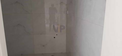 Loja c/ 204m² ao Centro de Rio Tinto (Metro)