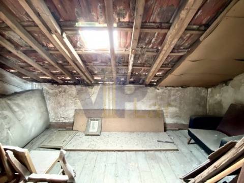 Moradia T3 para remodelar - Porto / Ramalde (à Casa de Saúde Boavista)