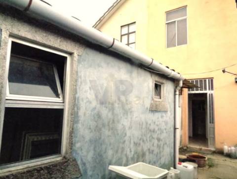 Moradia T3 para remodelar - Porto / Ramalde (à Casa de Saúde Boavista)