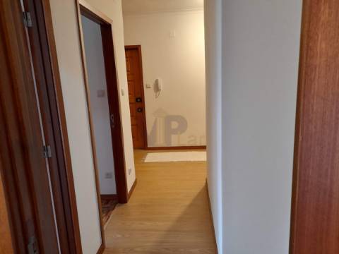 T3 Renovado com garagem Box - Rio Tinto