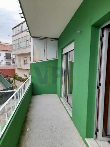 T3 Renovado com garagem Box - Rio Tinto