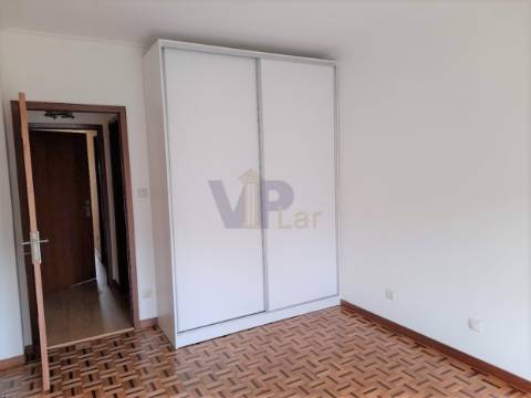 T3 Renovado com garagem Box - Rio Tinto