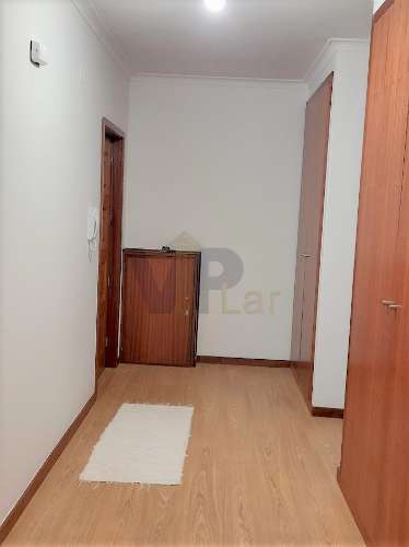 T3 Renovado com garagem Box - Rio Tinto