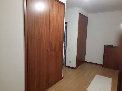 T3 Renovado com garagem Box - Rio Tinto