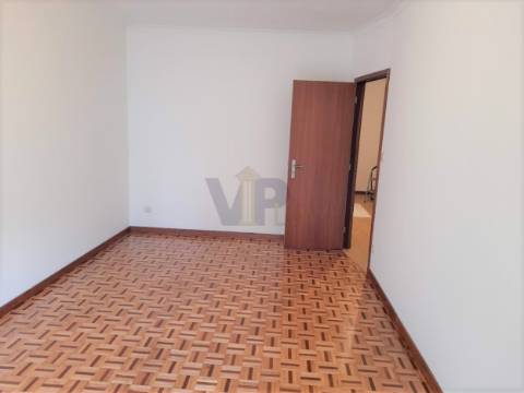 T3 Renovado com garagem Box - Rio Tinto