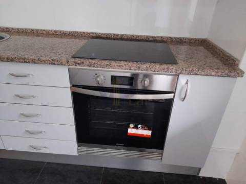 T3 Renovado com garagem Box - Rio Tinto