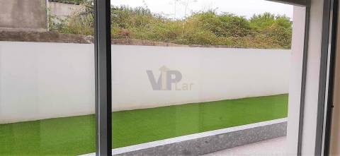 T4 NOVO c/ Terraço +/-300m² e 4 Lug. garagem no centro de Rio Tinto