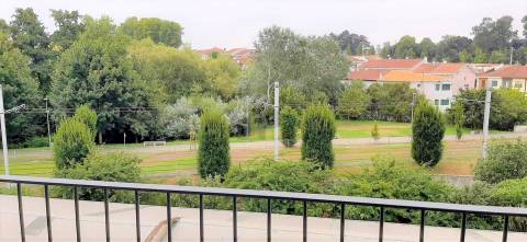 T4 NOVO c/ Terraço +/-300m² e 4 Lug. garagem no centro de Rio Tinto