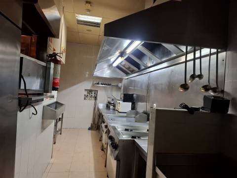 Trespasse Restaurante Equipado c/ 135m² - ao Polo Universitário / HSJoão