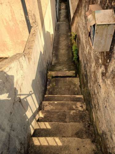 Moradia p/ Reabilitar - A 5 min. H.São João (Amial)