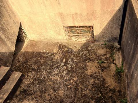 Moradia p/ Reabilitar - A 5 min. H.São João (Amial)