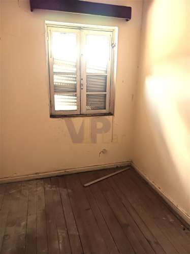 Moradia p/ Reabilitar - A 5 min. H.São João (Amial)