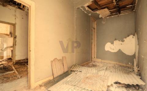 Prédios c/ PIP p/ 7 frações T2 - Av. República, Vila Nova de Gaia