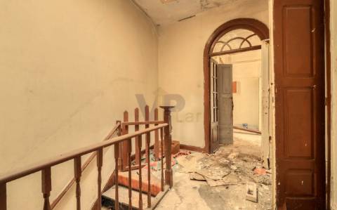 Prédios c/ PIP p/ 7 frações T2 - Av. República, Vila Nova de Gaia