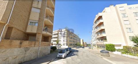 T2 mobilado e equipado c/ garagem - Porto (Ramalde)