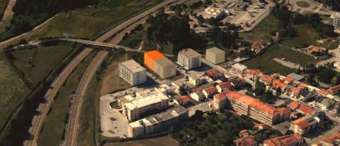 Aos Construtores: Terreno p/ Prédio c/ 28x T2  Maia (Águas Santas)