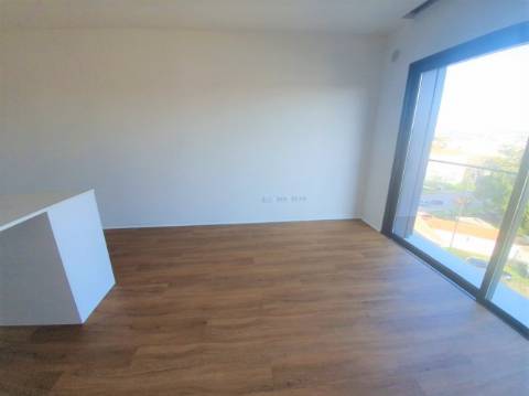 Apartamento Novo com vistas desafogadas - H. São João / Pólo Universitário