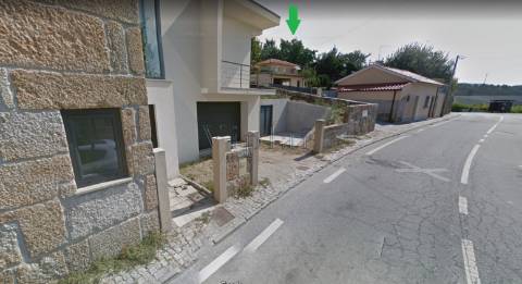 Pequena Moradia T2 com Quintal