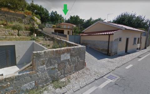 Pequena Moradia T2 com Quintal