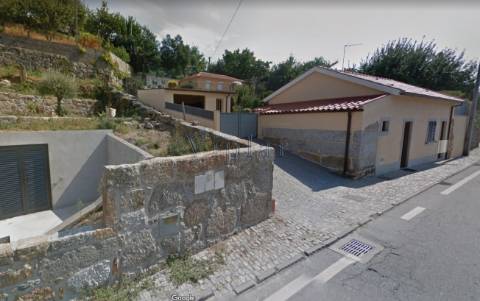 Pequena Moradia T2 com Quintal