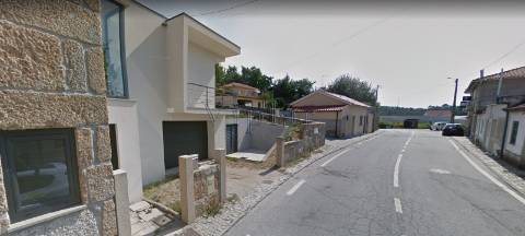 Pequena Moradia T2 com Quintal