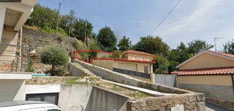 Pequena Moradia T2 com Quintal