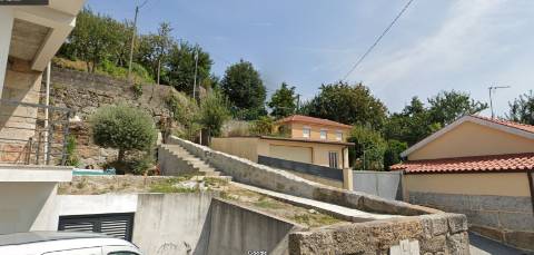 Pequena Moradia T2 com Quintal