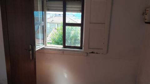 Pequena Moradia T2 com Quintal