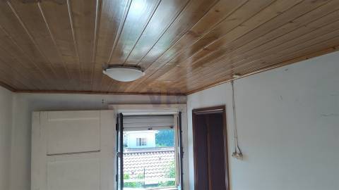 Pequena Moradia T2 com Quintal