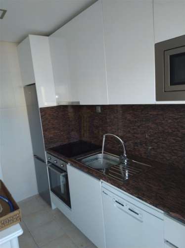 Quarto individual c/ despesas incluídas - Ao H. S. João / Faculdades