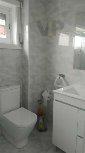 Quarto individual c/ despesas incluídas - Ao H. S. João / Faculdades