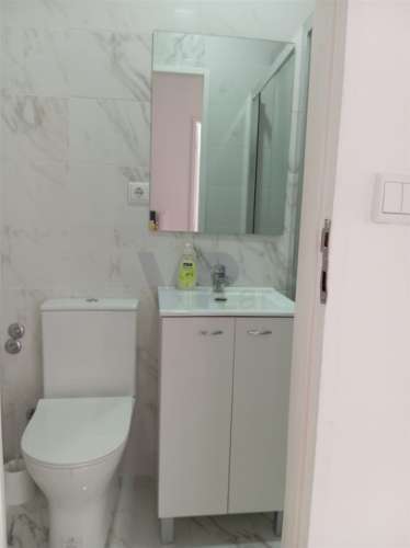 QUARTO individual 15m² c/ despesas incluídas e AC - Ao H. S. João / Faculdades (Amial)