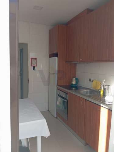 QUARTO individual 15m² c/ despesas incluídas e AC - Ao H. S. João / Faculdades (Amial)